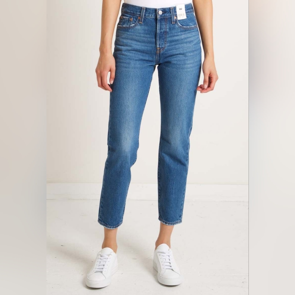 💙 Levi's Wedgie Stretch Cotton Tapered Leg Jeans, 28
